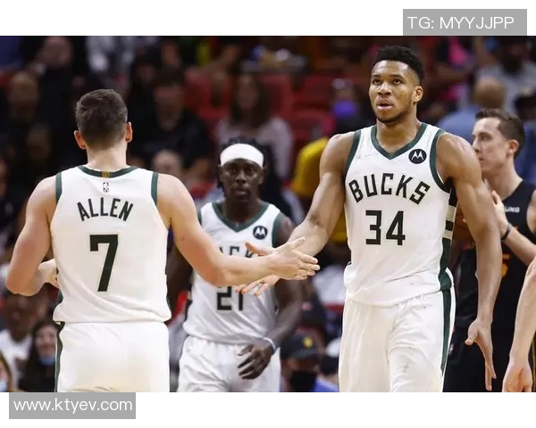 七十六人对阵雄鹿的精彩对决分析与赛季前景展望 七十六人对阵雄鹿的精彩对决分析与赛季前景展望