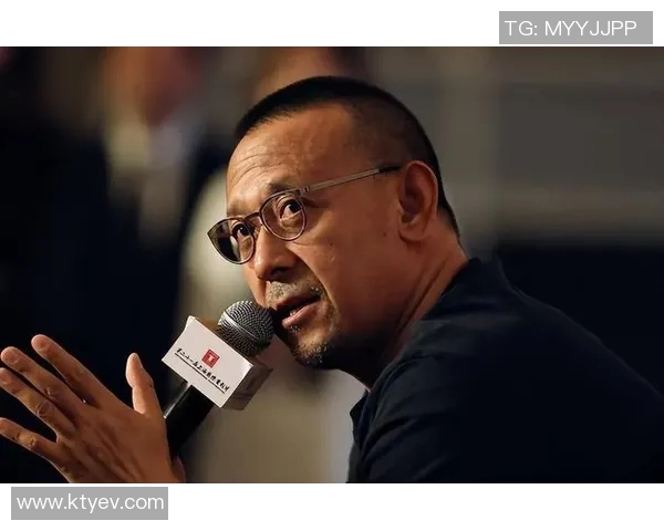 徐昕的艺术之路：从创作到影响力的全面探索与反思